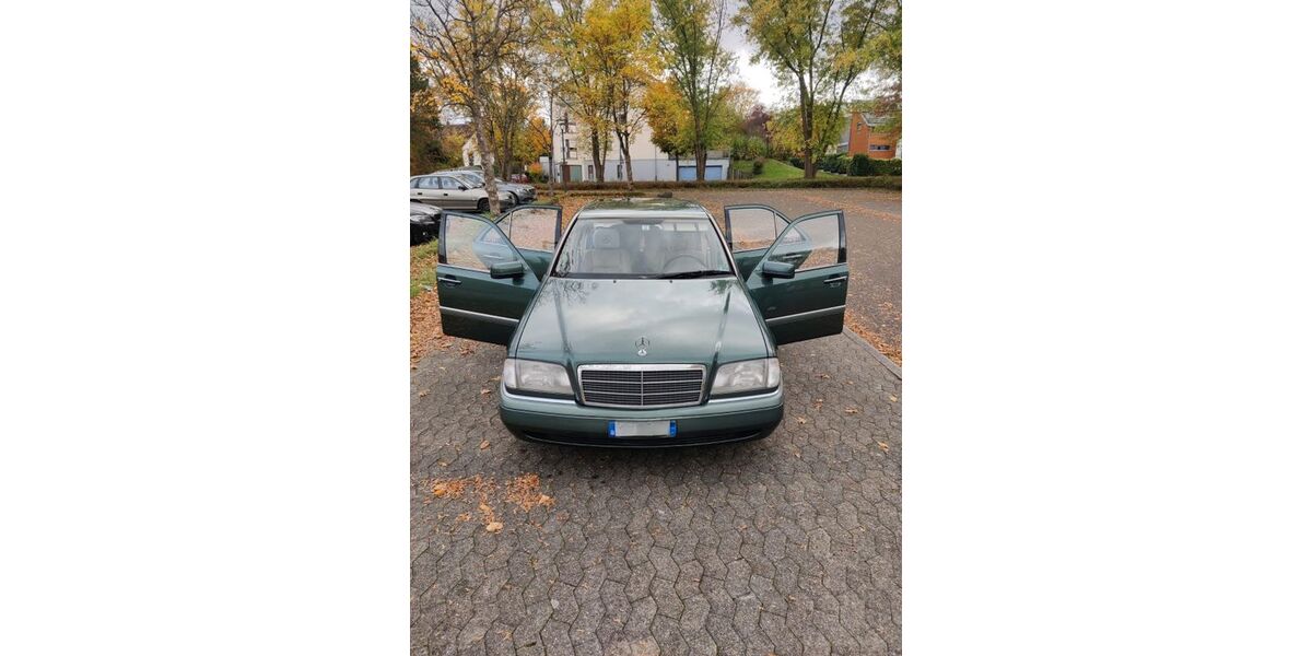 Mercedes-Benz C 180 182.000 km 5.500 &euro; Aalen 73431