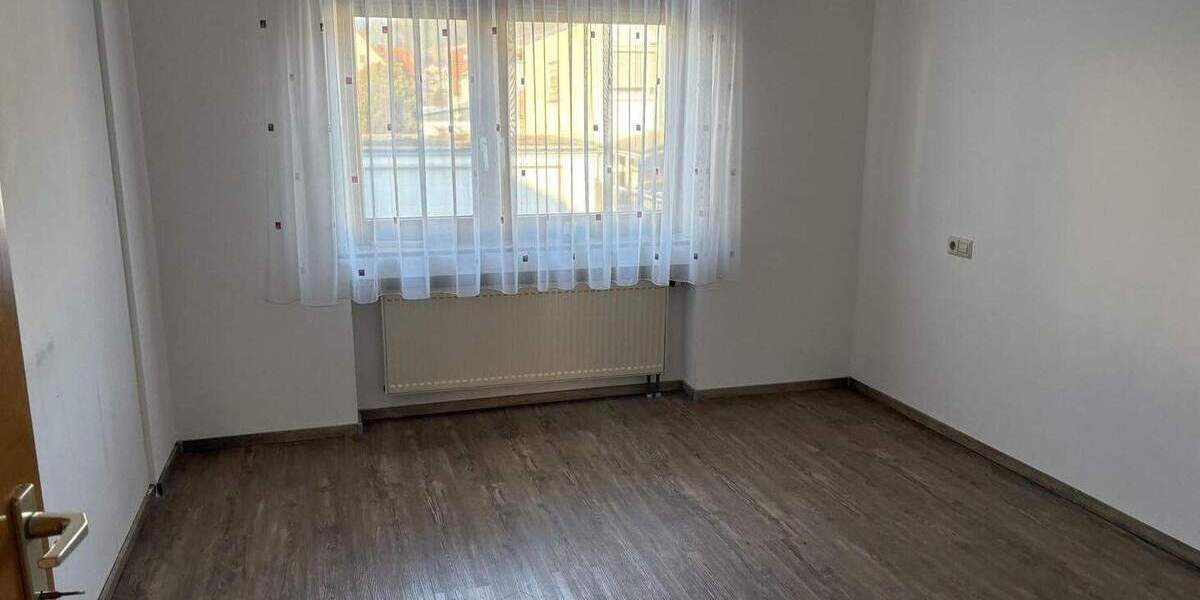 Mehrfamilienhaus, Wohnhaus Oberkochen - 6 Zimmer, 140 m&sup2;, 395.000&euro; | Angebot:25746500