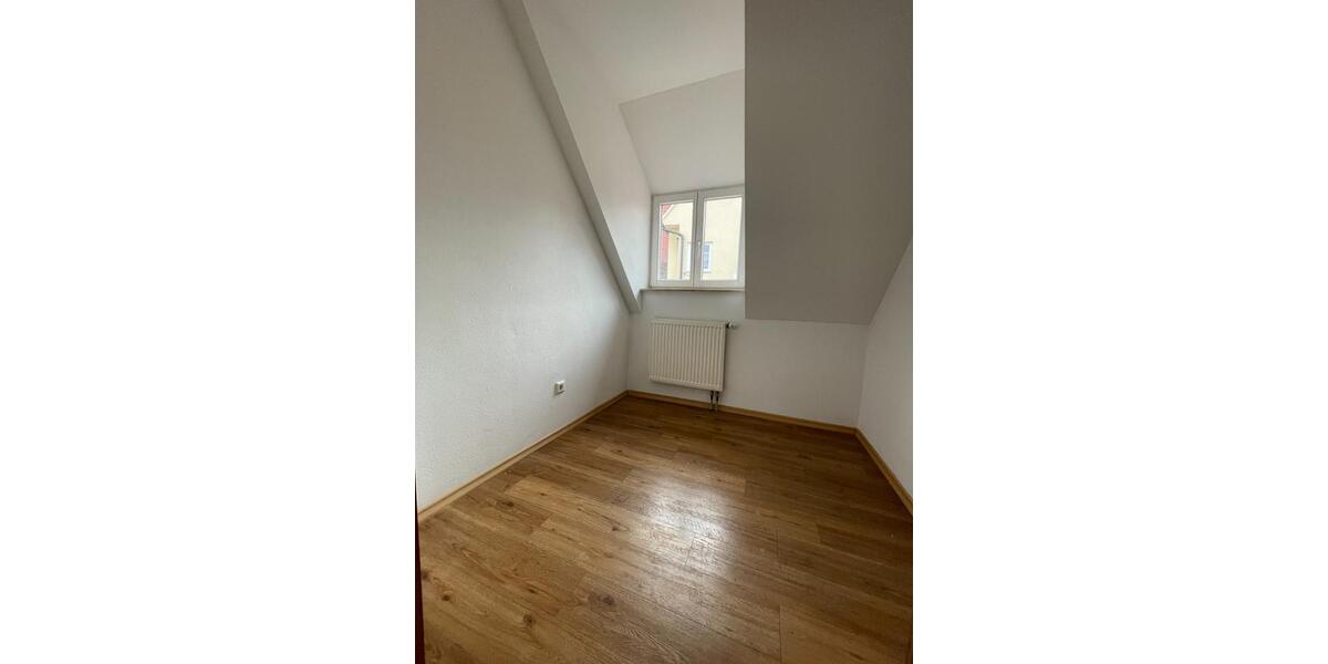 Dachgeschoßwohnung Nördlingen - 2.5 Zimmer, 75 m&sup2;, 750&euro; | Angebot:25759645