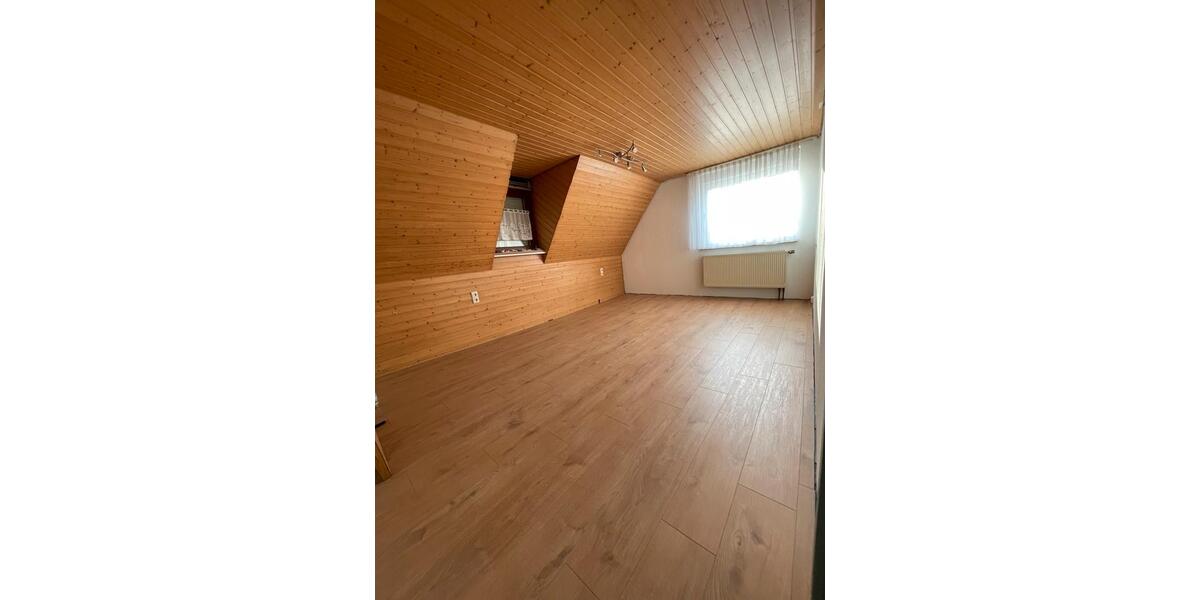 Einfamilienhaus Jagstzell - 7 Zimmer, 150 m&sup2;, 1.300&euro; | Angebot:25992350