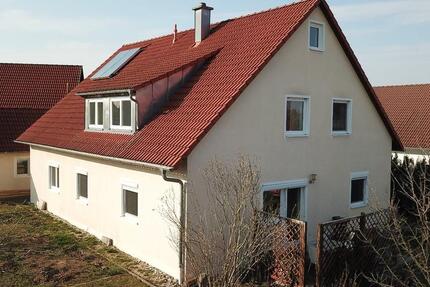 Haus Mönchsroth - 8 Zimmer, 216 m&sup2;, 535.000&euro; | Angebot:25832014