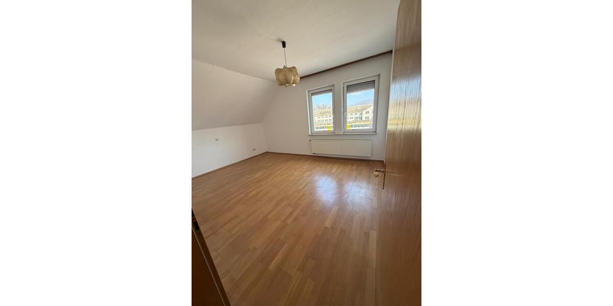 Etagenwohnung Aalen - 5 Zimmer, 120 m&sup2;, 1.500&euro; | Angebot:25920934