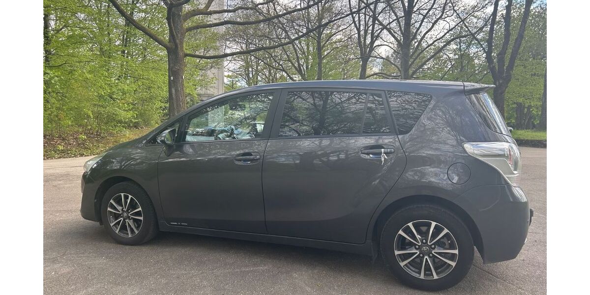 Toyota Verso 87.000 km 12.999 &euro; Aalen 73430