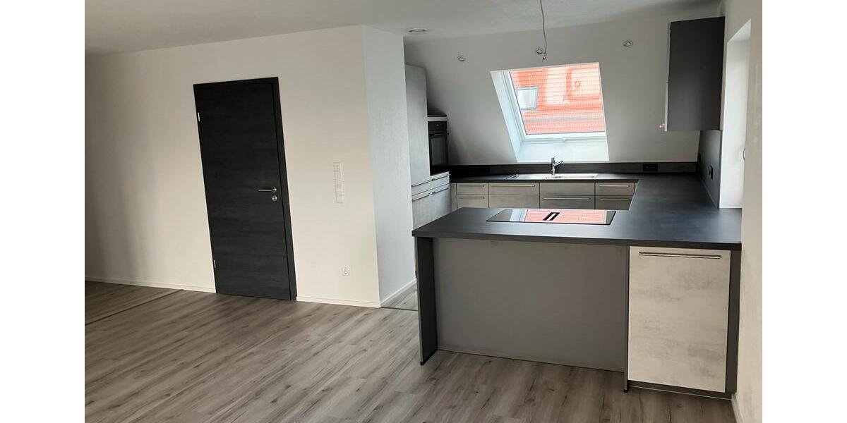 Dachgeschoßwohnung Mutlangen - 3.5 Zimmer, 120 m&sup2;, 1.100&euro; | Angebot:26029521