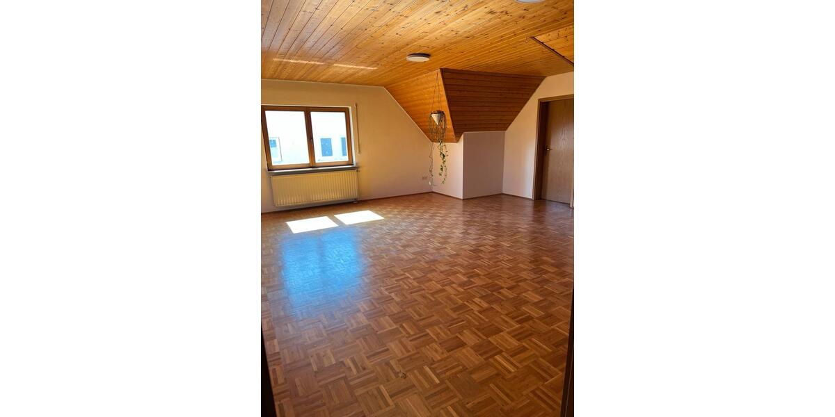 Dachgeschoßwohnung Stimpfach - 3 Zimmer, 85 m&sup2;, 800&euro; | Angebot:26007809
