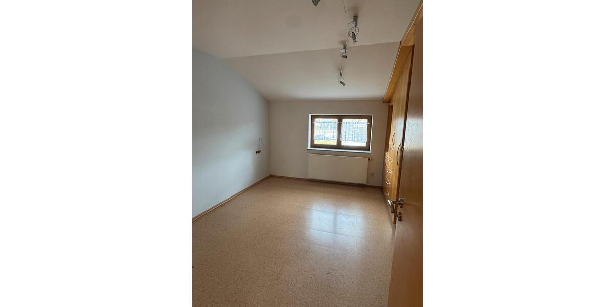 Dachgeschoßwohnung Ruppertshofen - 4 Zimmer, 130 m&sup2;, 950&euro; | Angebot:25120855