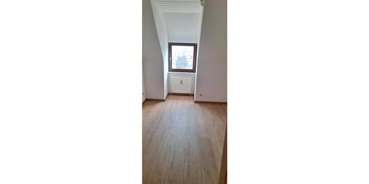 Dachgeschoßwohnung Bopfingen - 4 Zimmer, 72 m&sup2;, 680&euro; | Angebot:25285352