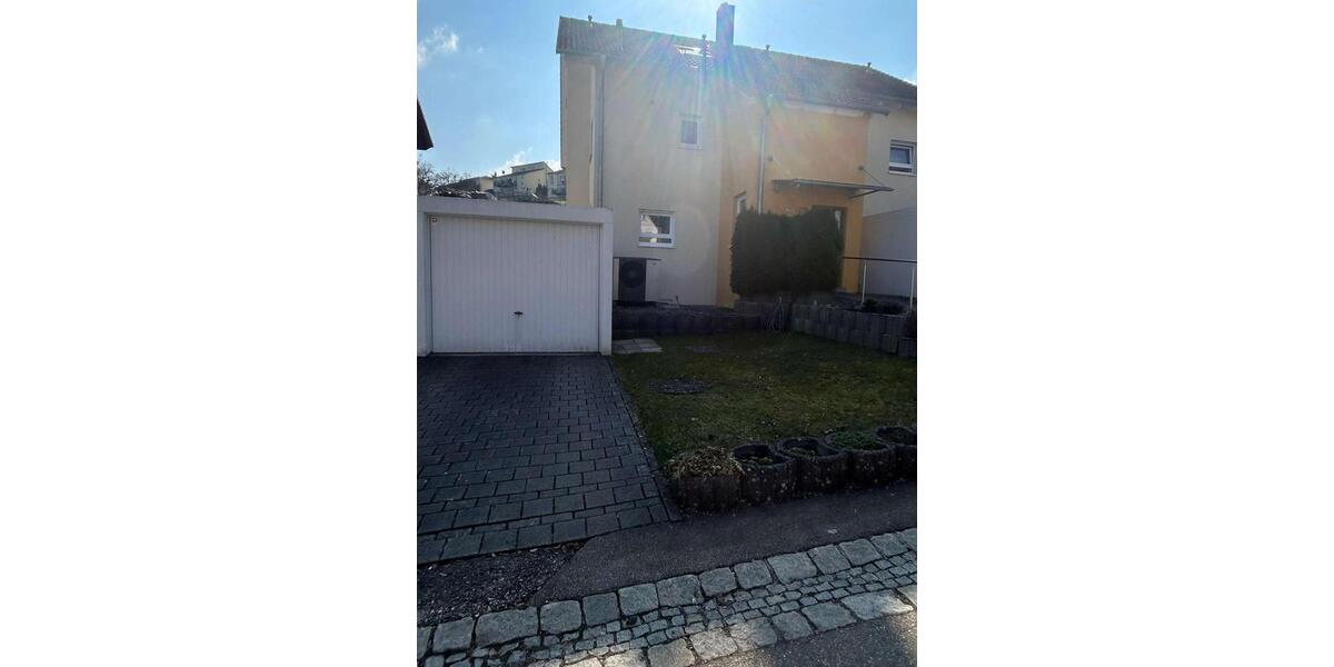 Etagenwohnung Oberkochen - 4.5 Zimmer, 103 m&sup2;, 1.200&euro; | Angebot:25887867