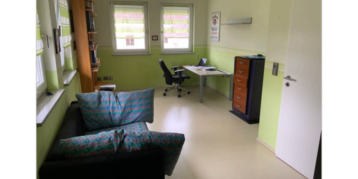 Einfamilienhaus Bopfingen - 6 Zimmer, 260 m&sup2;, 2.400&euro; | Angebot:25845679