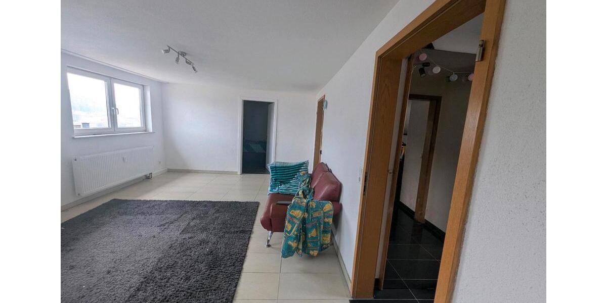 Dachgeschoßwohnung Oberkochen - 4 Zimmer, 90 m&sup2;, 1.200&euro; | Angebot:25965683