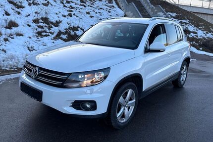 VW Tiguan 162.000 km 11.700 &euro; Essingen­­­ 73457