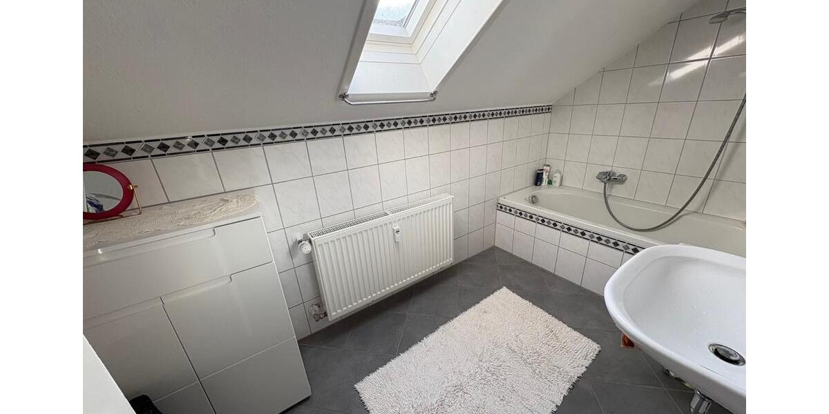 Dachgeschoßwohnung Aalen Attenhofen - 3 Zimmer, 68 m&sup2;, 620&euro; | Angebot:25642650