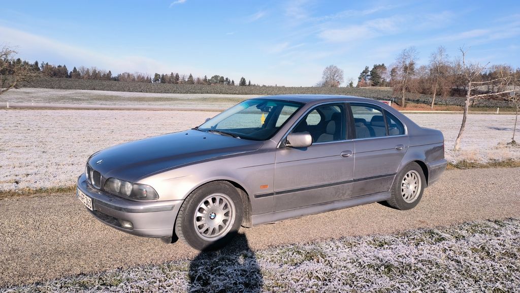 BMW 523 238.000 km 5.500 &euro; Neuler 73491