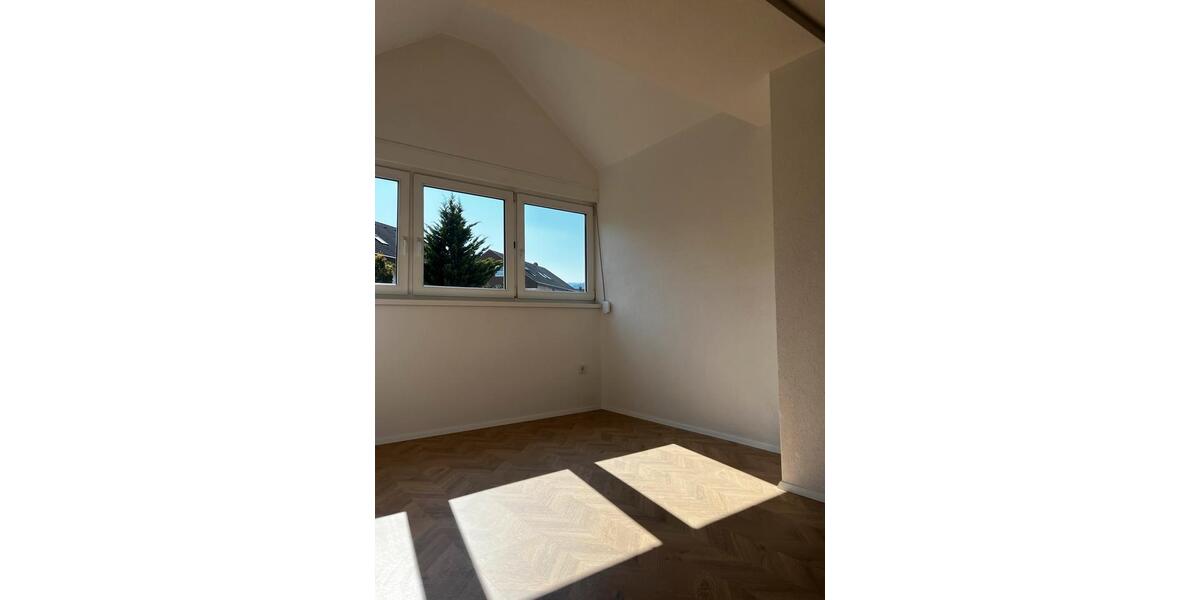 Doppelhaushälfte Täferrot - 4 Zimmer, 135 m&sup2;, 1.630&euro; | Angebot:26533919