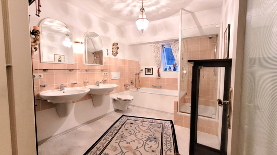 Mehrfamilienhaus, Wohnhaus Ellwangen (Jagst) - 13 Zimmer, 406 m&sup2;, 495.000&euro; | Angebot:24533277