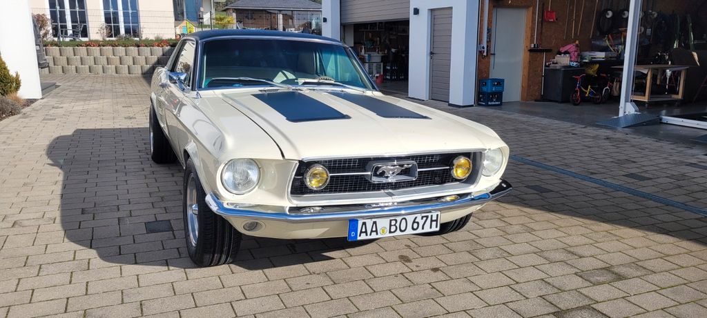 Ford Mustang 45.000 km 40.900 &euro; Neresheim 73450