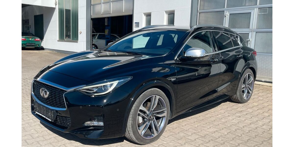 INFINITI Q30 61.470 km 17.900 &euro; Heidenheim an der Brenz 89520