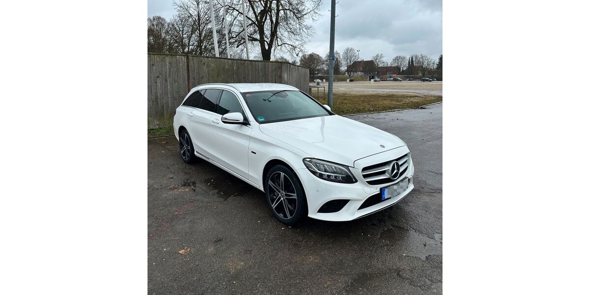 Mercedes-Benz C 300 128.000 km 23.600 &euro; Nördlingen 86720