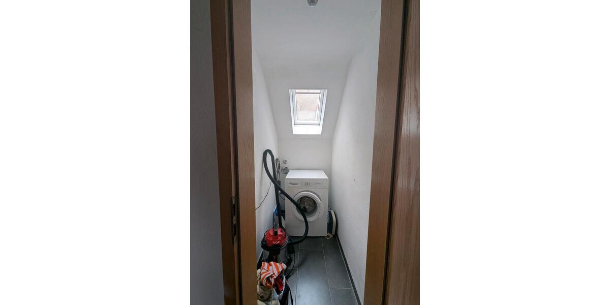 Dachgeschoßwohnung Oberkochen - 4 Zimmer, 90 m&sup2;, 1.200&euro; | Angebot:25965683