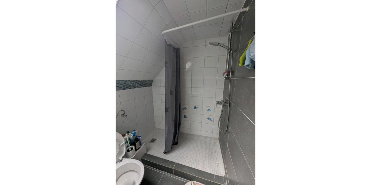 Dachgeschoßwohnung Oberkochen - 4 Zimmer, 90 m&sup2;, 1.200&euro; | Angebot:25965683