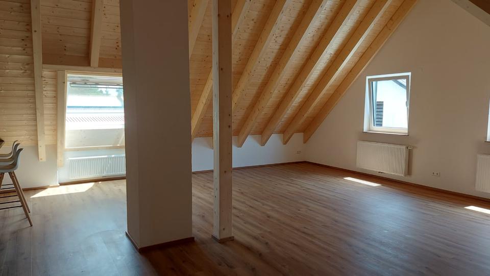 Dachgeschoßwohnung Bartholomä - 3.5 Zimmer, 100 m&sup2;, 950&euro; | Angebot:26625831
