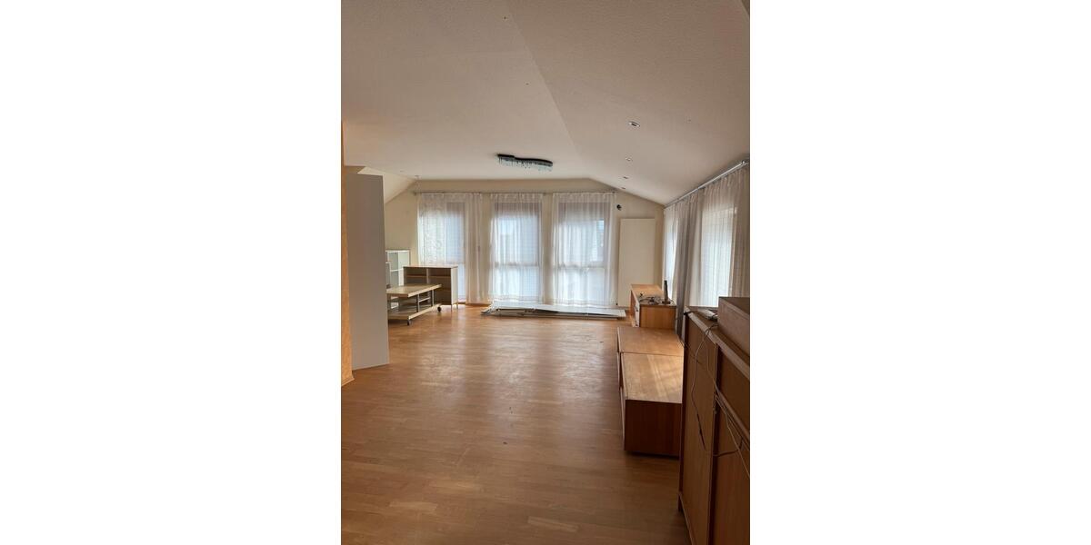 Dachgeschoßwohnung Ruppertshofen - 4 Zimmer, 130 m&sup2;, 950&euro; | Angebot:25120855