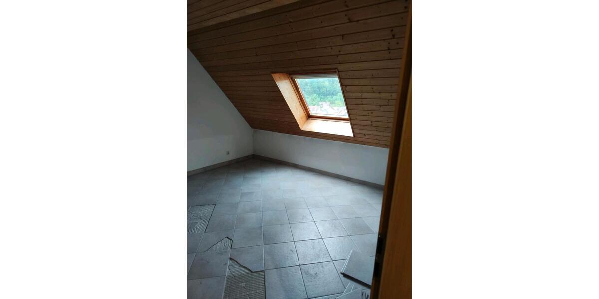 Dachgeschoßwohnung Giengen an der Brenz - 3 Zimmer, 96 m&sup2;, 280.000&euro; | Angebot:26906514