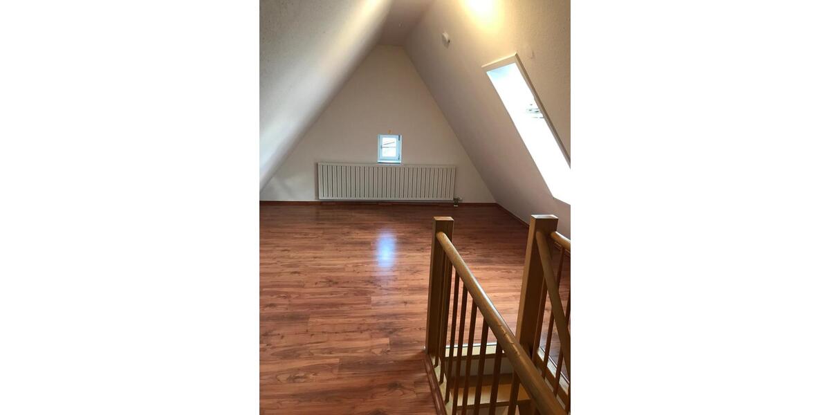 Dachgeschoßwohnung Alfdorf - 2.5 Zimmer, 71 m&sup2;, 880&euro; | Angebot:26341789
