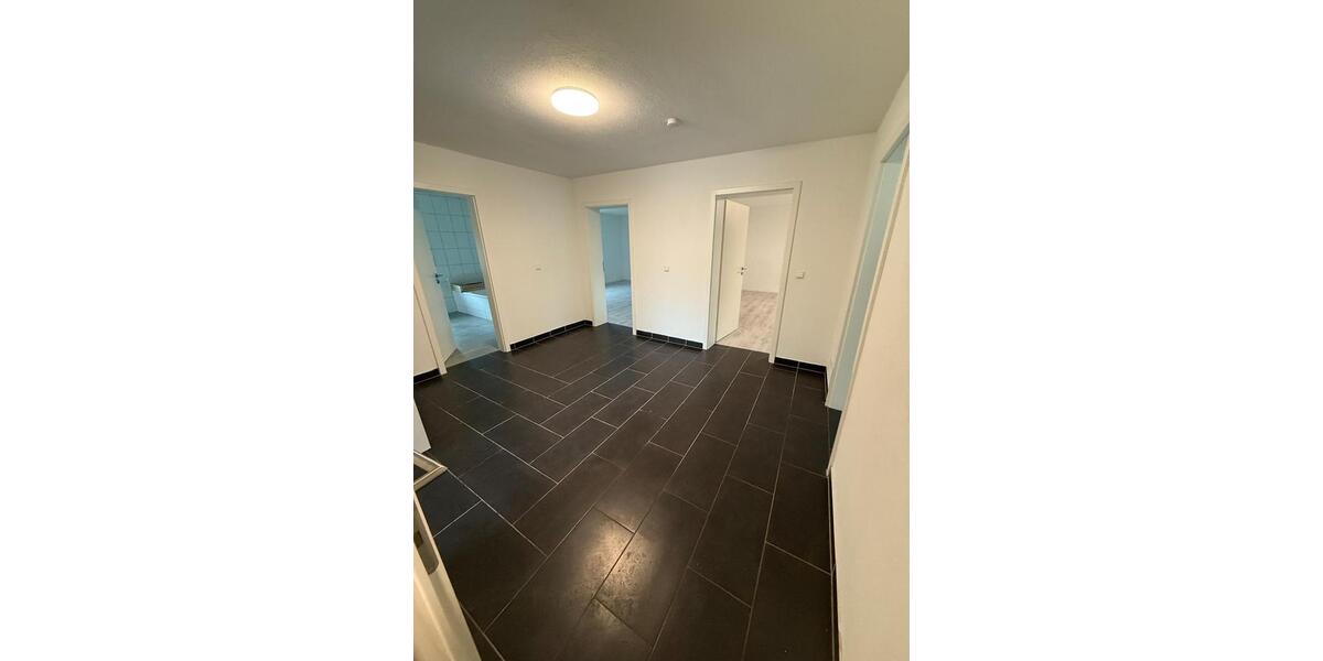 Erdgeschoßwohnung Aalen Attenhofen - 5 Zimmer, 184 m&sup2;, 1.750&euro; | Angebot:24945000