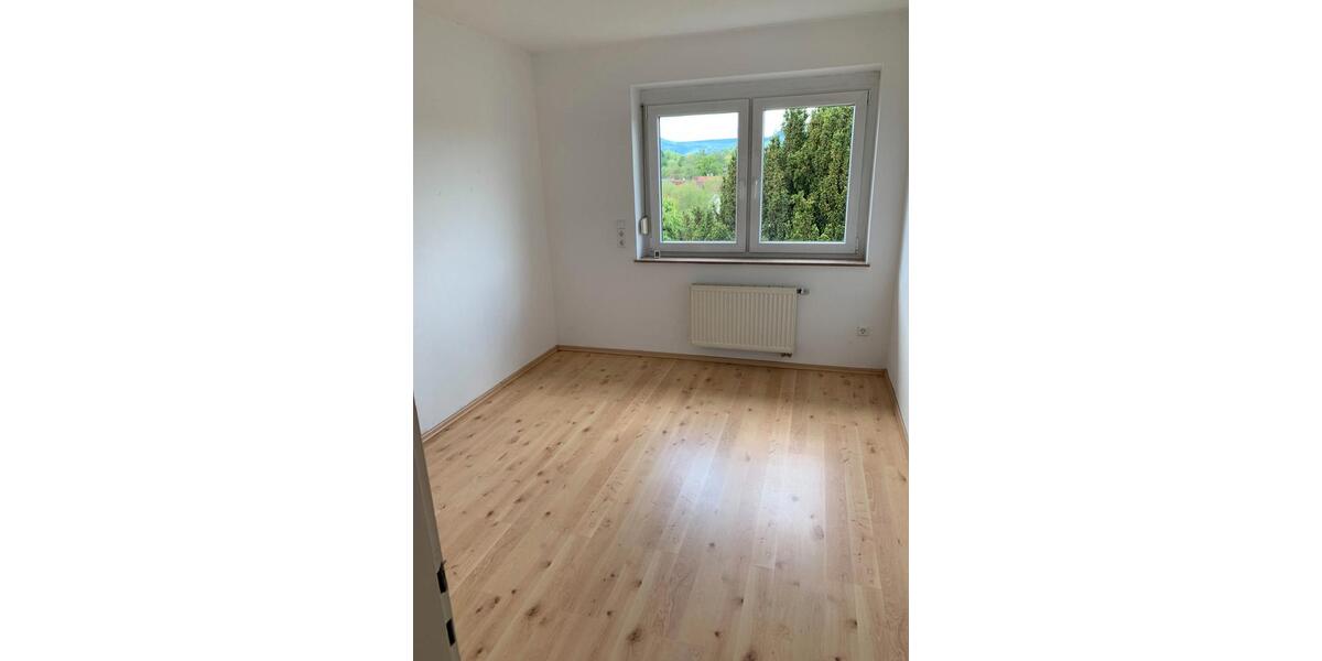 Erdgeschoßwohnung Böbingen an der Rems - 4 Zimmer, 112 m&sup2;, 1.060&euro; | Angebot:26671458