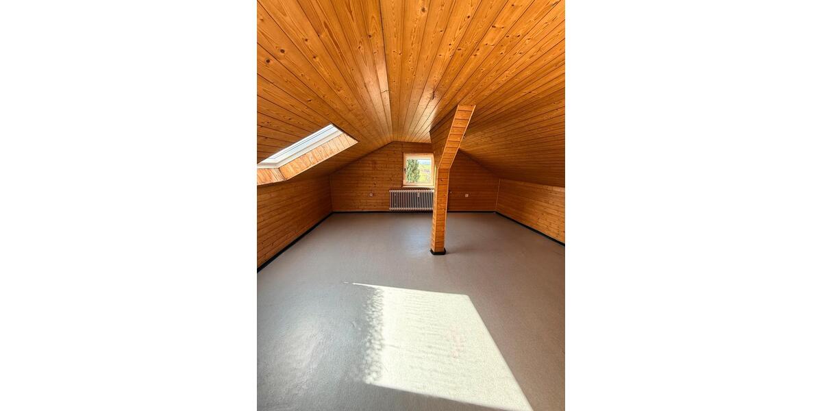 Etagenwohnung Aalen Dewangen - 5 Zimmer, 166 m&sup2;, 1.250&euro; | Angebot:26035415