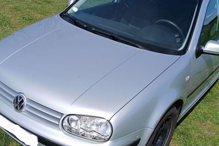 VW Golf 88.566 km 2.700 &euro; Schwäbisch Gmünd 73527