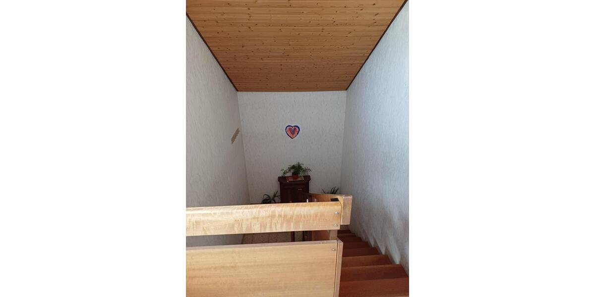 Dachgeschoßwohnung Hüttlingen - 3 Zimmer, 85 m&sup2;, 900&euro; | Angebot:24982608