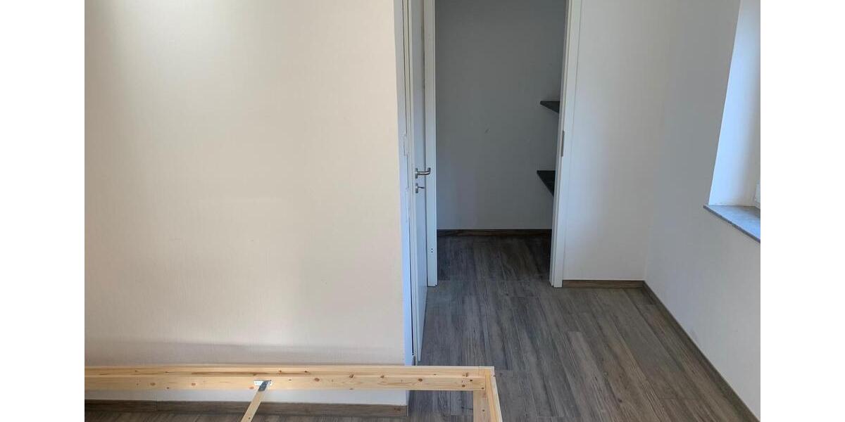 Reihenhaus Schwäbisch Gmünd - 8 Zimmer, 140 m&sup2;, 1.500&euro; | Angebot:27643046