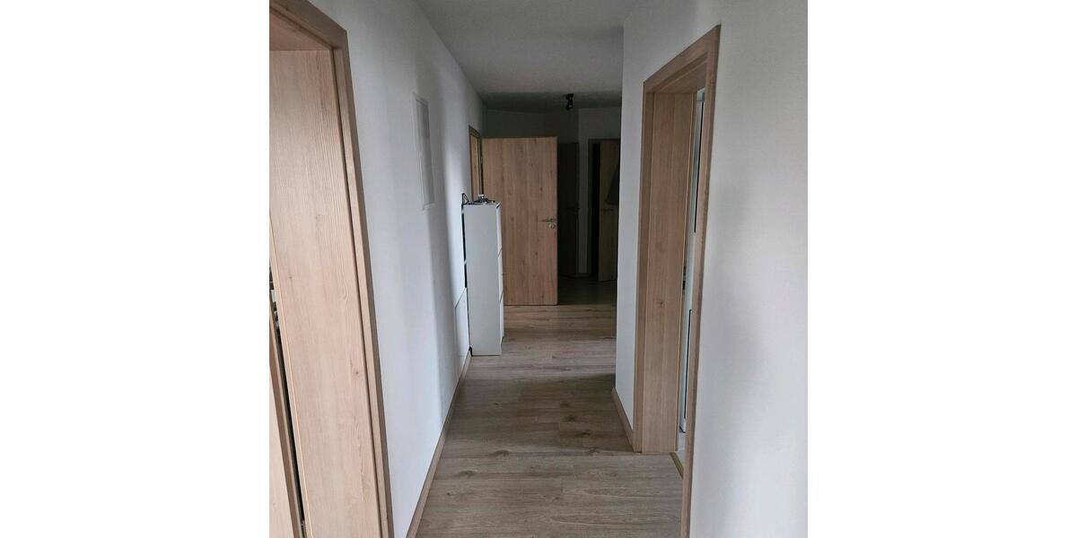 Erdgeschoßwohnung Wallerstein - 4.5 Zimmer, 120 m&sup2;, 1.100&euro; | Angebot:26032309
