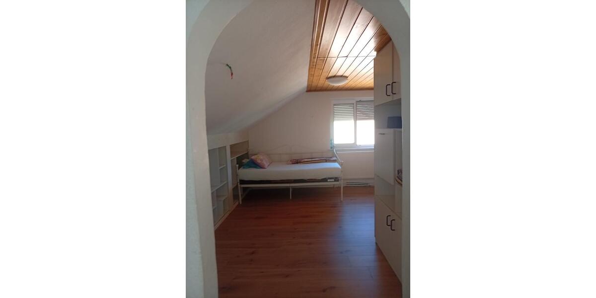 Dachgeschoßwohnung Aalen Unterkochen - 3 Zimmer, 61 m&sup2;, 800&euro; | Angebot:27597210