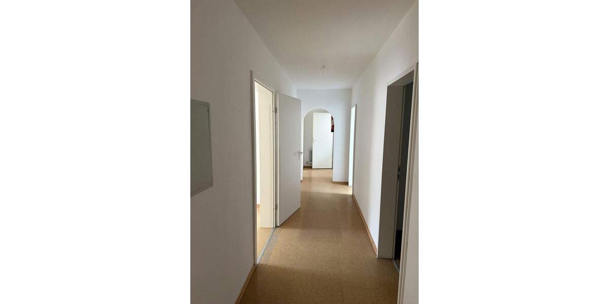 Etagenwohnung Ellwangen - 6 Zimmer, 136 m&sup2;, 1.360&euro; | Angebot:25657526