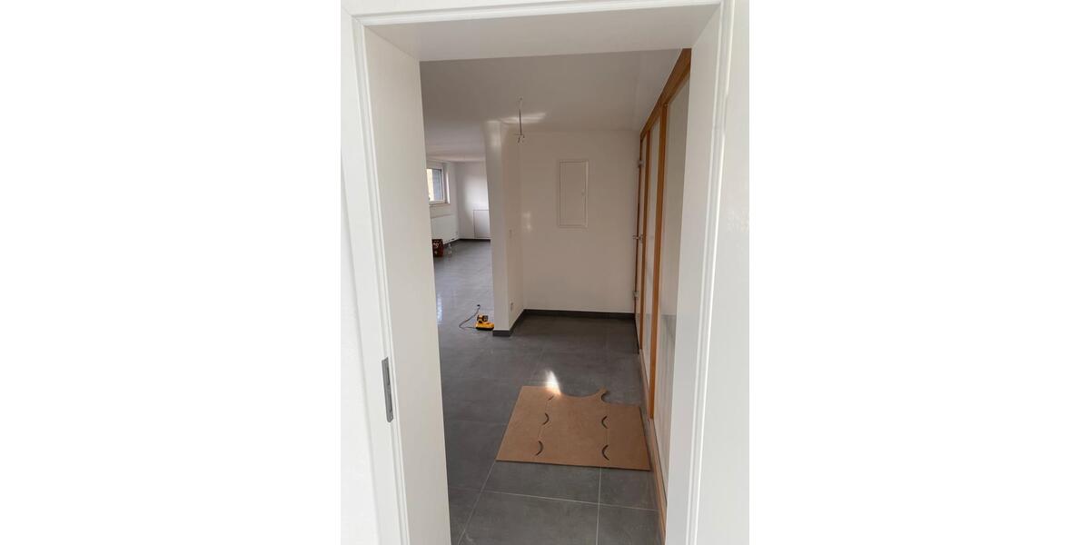 Dachgeschoßwohnung Schwäbisch Gmünd Bargau - 2.5 Zimmer, 90 m&sup2;, 1.200&euro; | Angebot:26038446