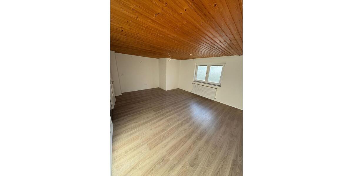 Erdgeschoßwohnung Bopfingen - 4 Zimmer, 110 m&sup2;, 950&euro; | Angebot:25860203