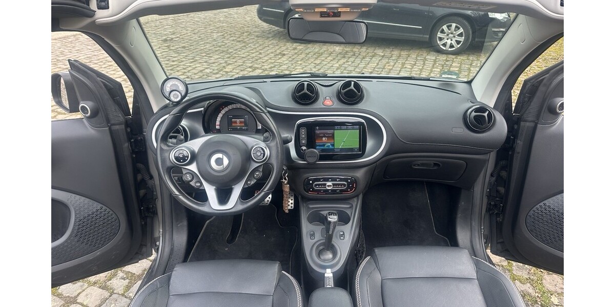 Smart Cabrio Brabus exclusiv 41.500 km 28.500 &euro; Essingen 73457