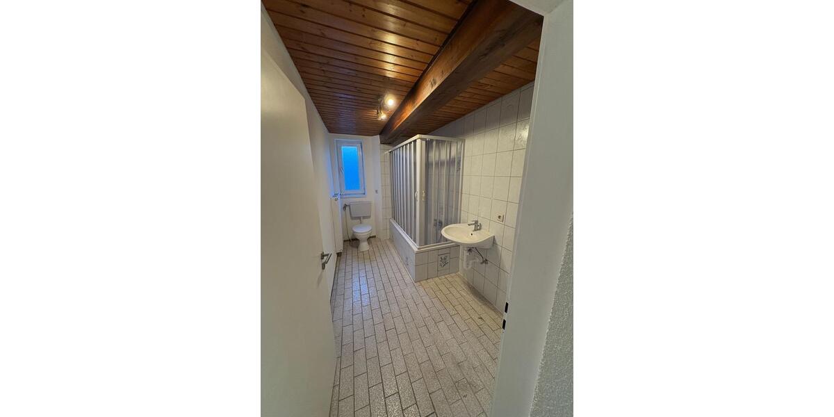 Erdgeschoßwohnung Bopfingen - 4 Zimmer, 110 m&sup2;, 950&euro; | Angebot:25860203