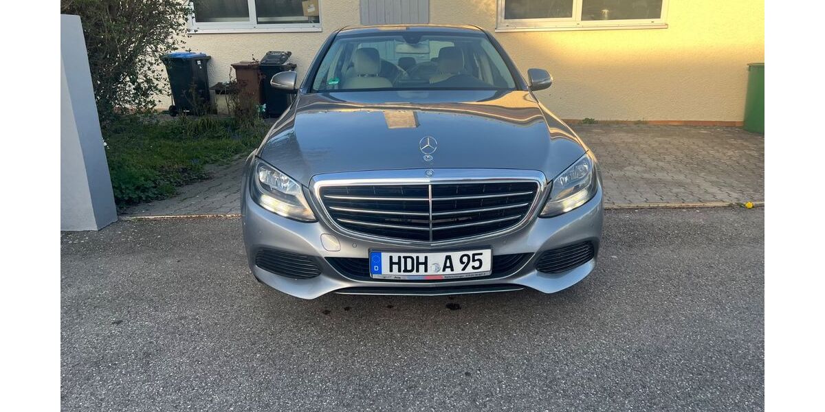 Mercedes-Benz 220 119.000 km 13.800 &euro; Giengen an der Brenz 89537