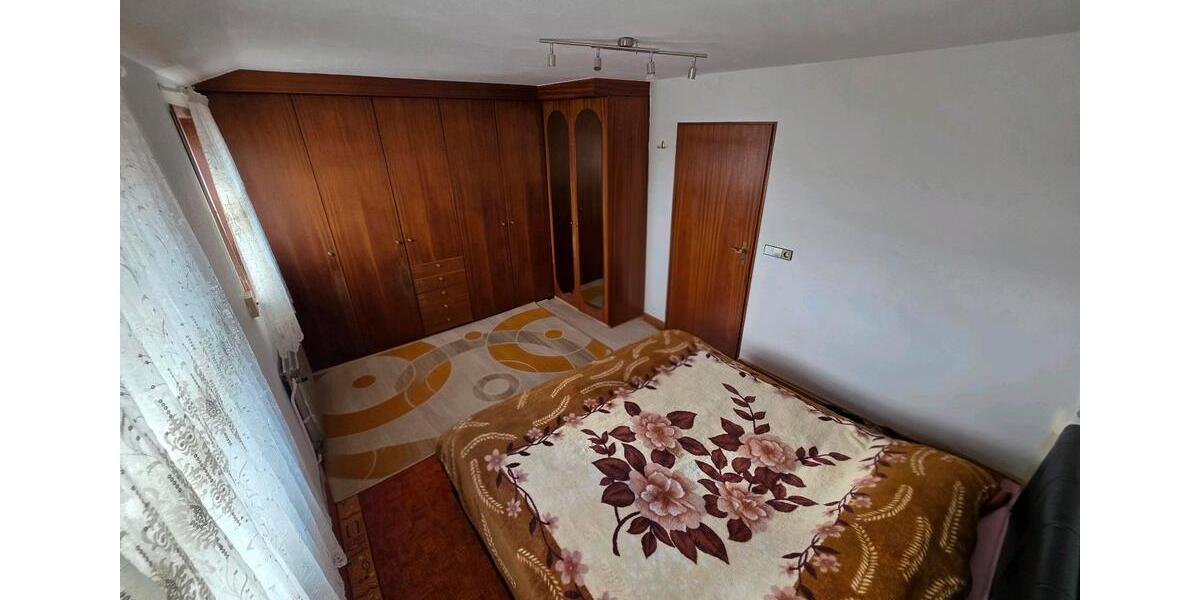 Dachgeschoßwohnung Schwäbisch Gmünd Bargau - 6.5 Zimmer, 117 m&sup2;, 245.000&euro; | Angebot:25948568