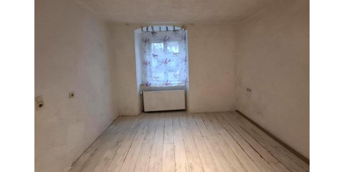 Doppelhaushälfte Bopfingen - 7 Zimmer, 141 m&sup2;, 110.000&euro; | Angebot:17165515