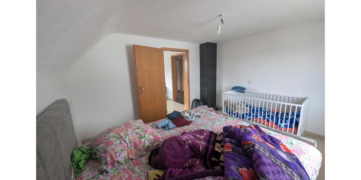 Dachgeschoßwohnung Oberkochen - 4 Zimmer, 90 m&sup2;, 1.200&euro; | Angebot:25965683