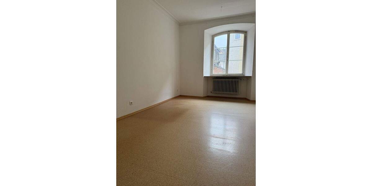 Etagenwohnung Ellwangen - 6 Zimmer, 136 m&sup2;, 1.360&euro; | Angebot:25657526