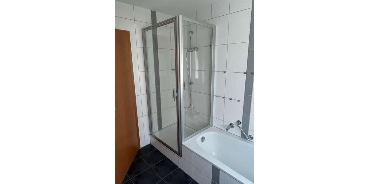 Etagenwohnung Oberkochen - 4.5 Zimmer, 103 m&sup2;, 1.200&euro; | Angebot:25887867