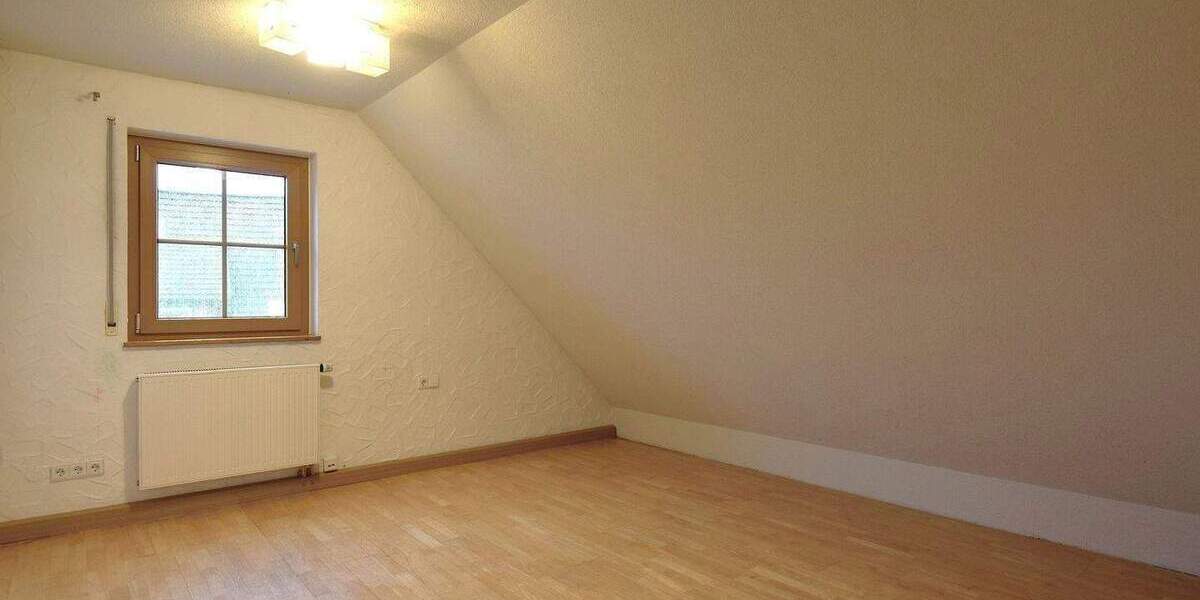 Mehrfamilienhaus, Wohnhaus Böbingen an der Rems Böbingen - 7 Zimmer, 224 m&sup2;, 600.000&euro; | Angebot:26703166