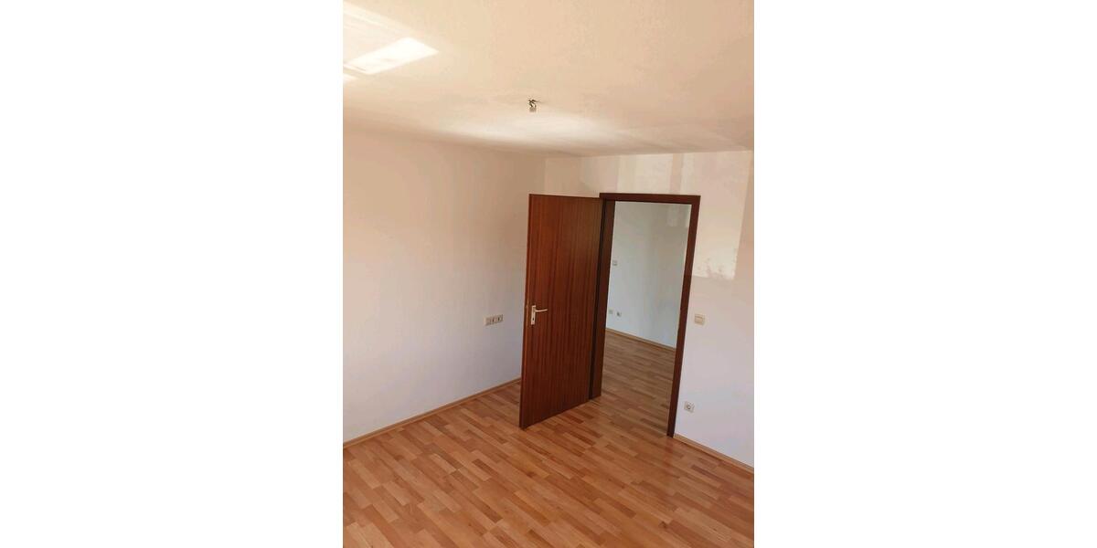 Erdgeschoßwohnung Täferrot - 2.5 Zimmer, 58 m&sup2;, 680&euro; | Angebot:26679222