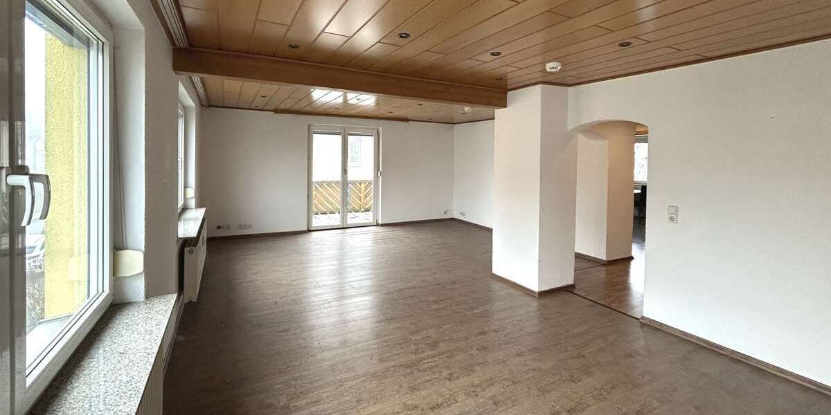 Etagenwohnung Giengen - 4.5 Zimmer, 107 m&sup2;, 1.100&euro; | Angebot:26085207